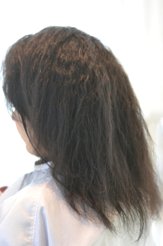 髪質が悪いと縮毛矯正が綺麗にかからない くせ毛 縮毛矯正 ヘアケアの専門特化集団 表参道 青山の美容室lily リリィ